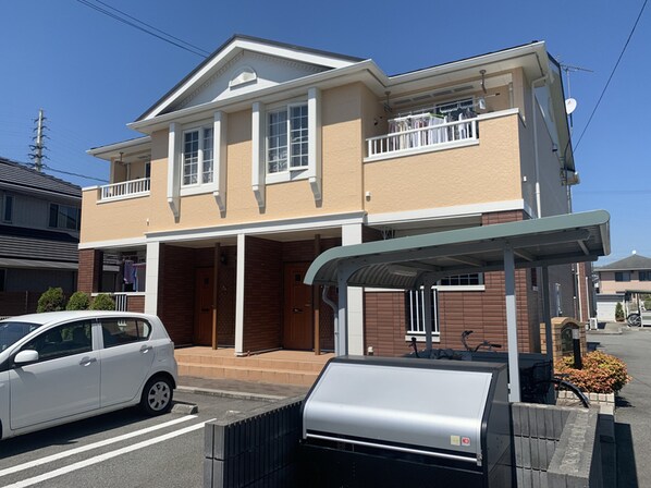 エレガンス・ヴィラAの物件外観写真